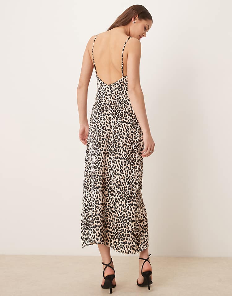 https://images.asos-media.com/products/vila-satin-cowl-neck-cami-maxi-dress-in-leopard-print/207681632-3?$n_750w$&wid=750&fit=constrain